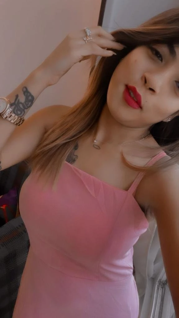 Ayesha Kapoor – Indian escort in Jaipur — 1 / 2