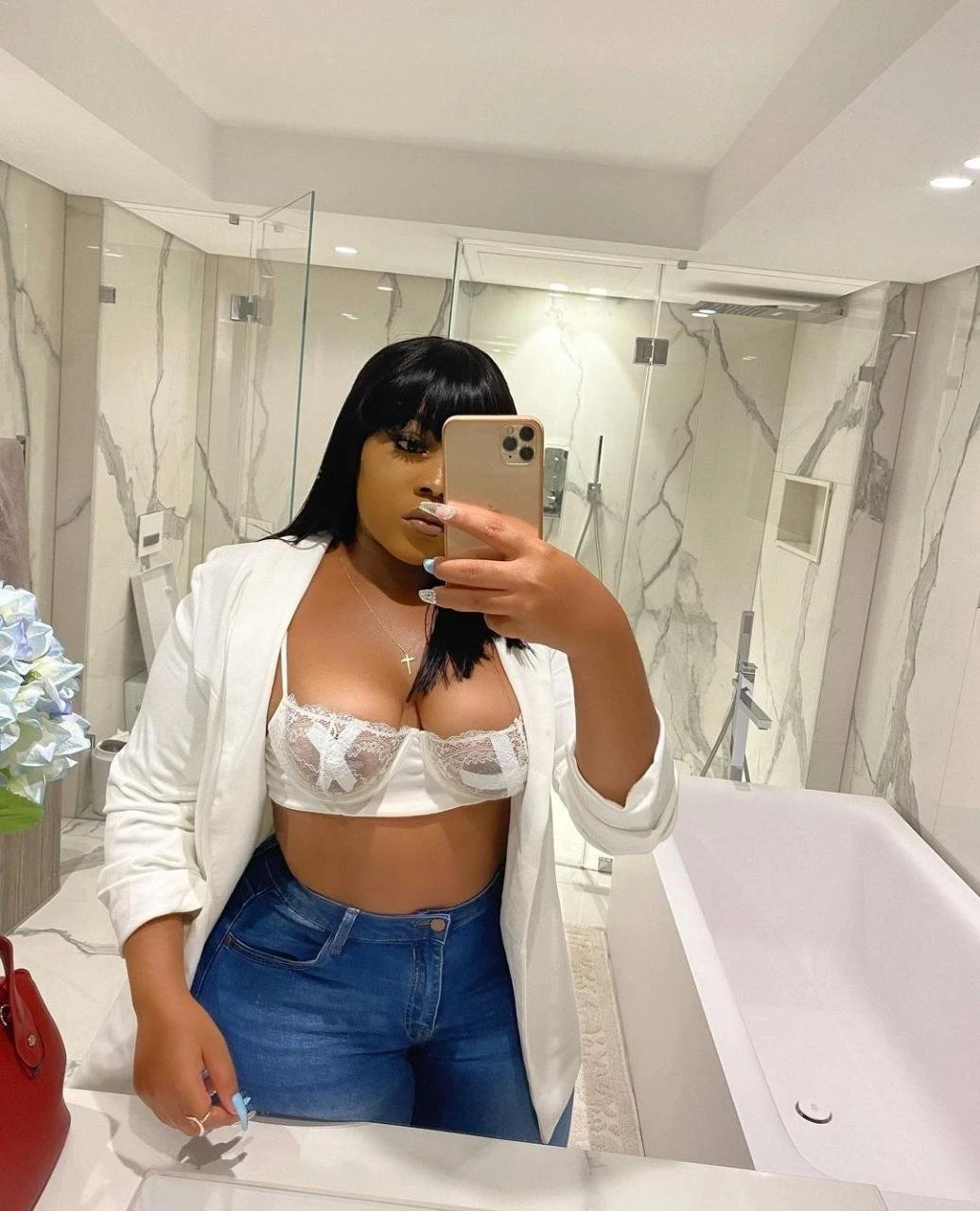 Sandra – Brazilian escort in Hyderabad — 3 / 5