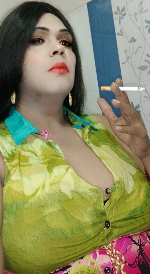 Madhu Randi – Indian escort in New Delhi — 24 / 31
