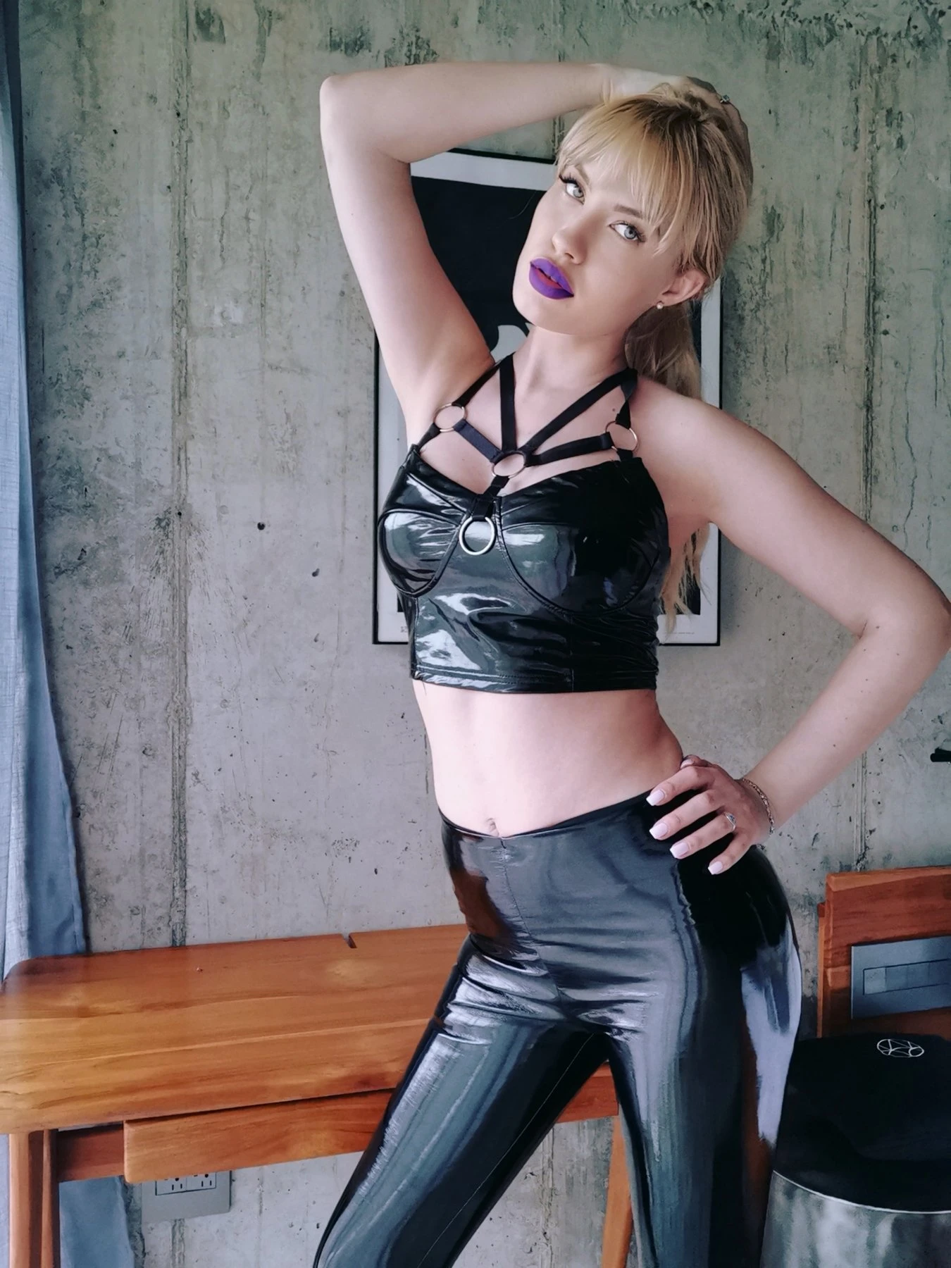 Hypnotic Natalie – Romanian dominatrix in Bucharest — 24 / 25