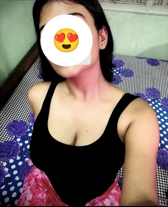 Sandhya for Real Meet and Cam Session – Indian escort in Pune — 3 / 5