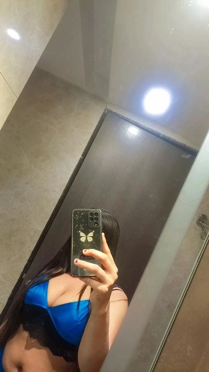 Shaleni – Indian escort in Mumbai — 3 / 4