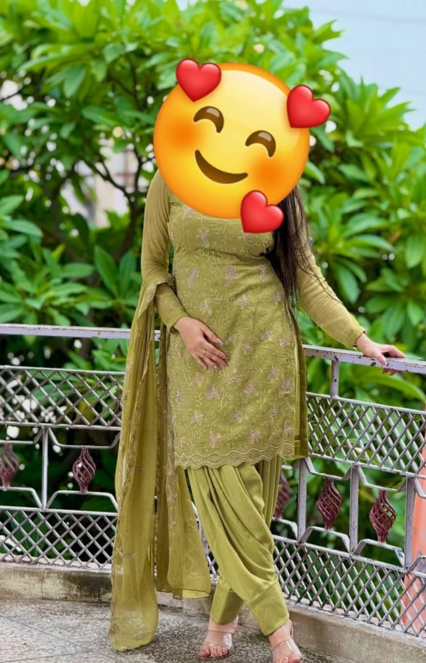 punjabi patola Cam/meet – Indian escort in New Delhi — 5 / 10