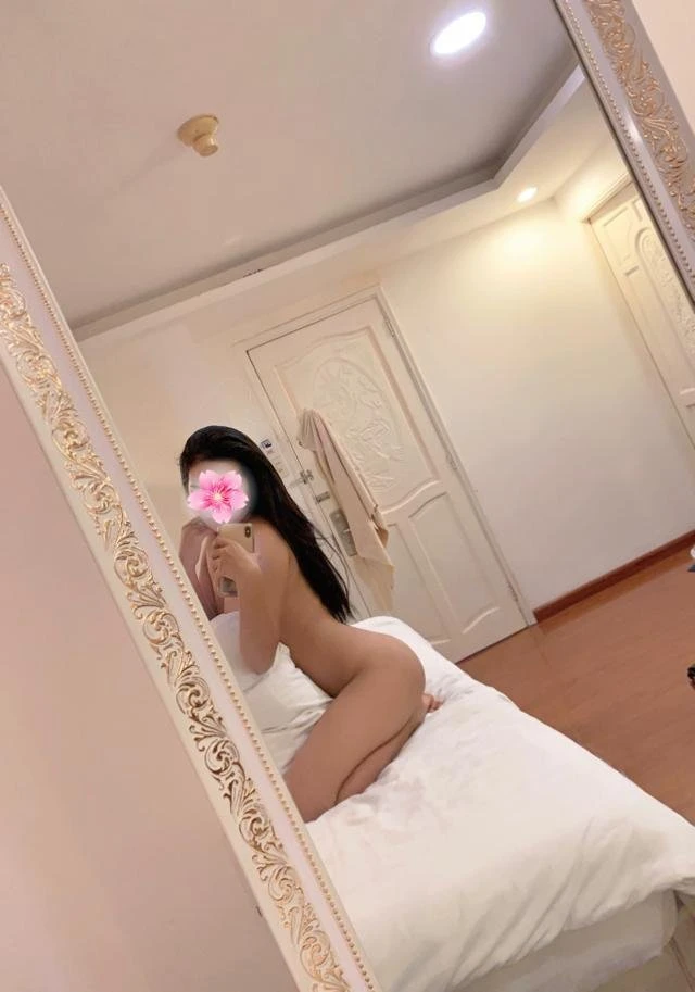 Sunshine ( Hcm ) – Vietnamese escort in Ho Chi Minh City — 4 / 9
