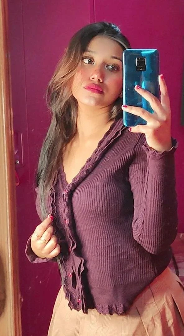 Kavya Gupta Navi Mumbai Low Price Call G – Indian escort in Navi Mumbai — 2 / 3