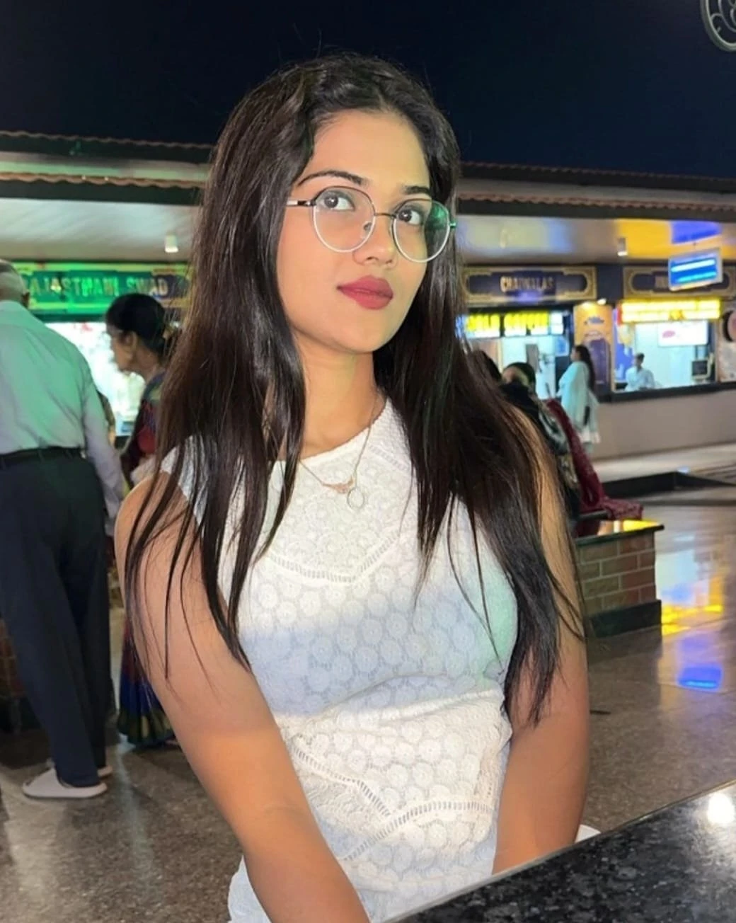 Asha Independent Cam Show Real Meet – Indian escort in Hyderabad — 1 / 4