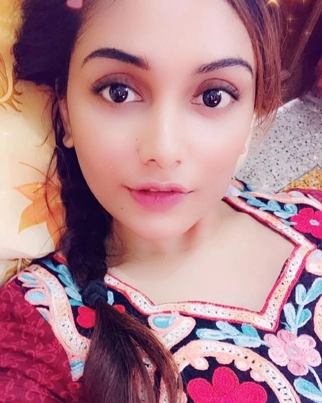 Arosa Malik – Pakistani escort in Karāchi — 3 / 13