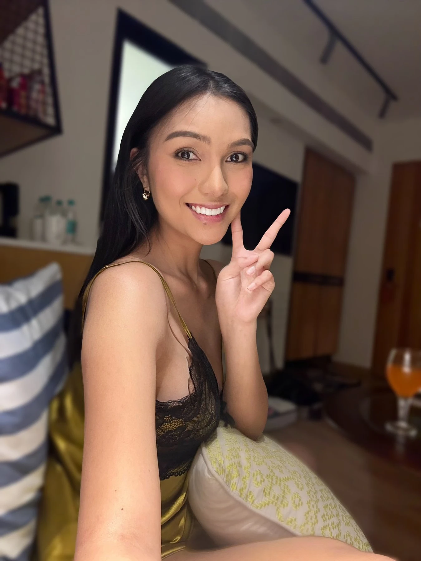 Mirriam Jane just landed – Filipino escort in Hyderabad — 1 / 14