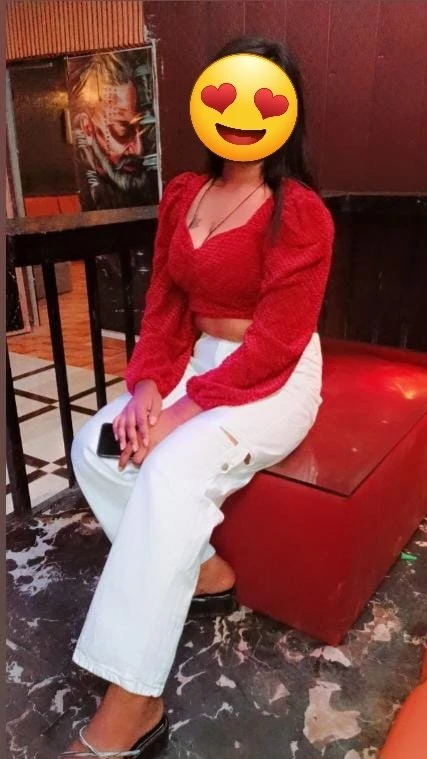 Ishika for Cam and Real Meet – Indian escort in Lucknow — 4 / 7