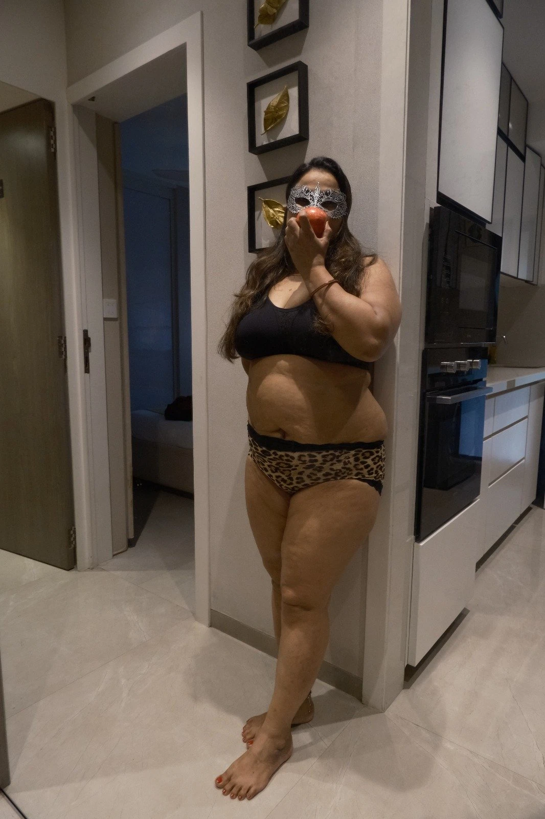 Sapna Bengali Housewife – Indian escort in Mumbai — 12 / 21