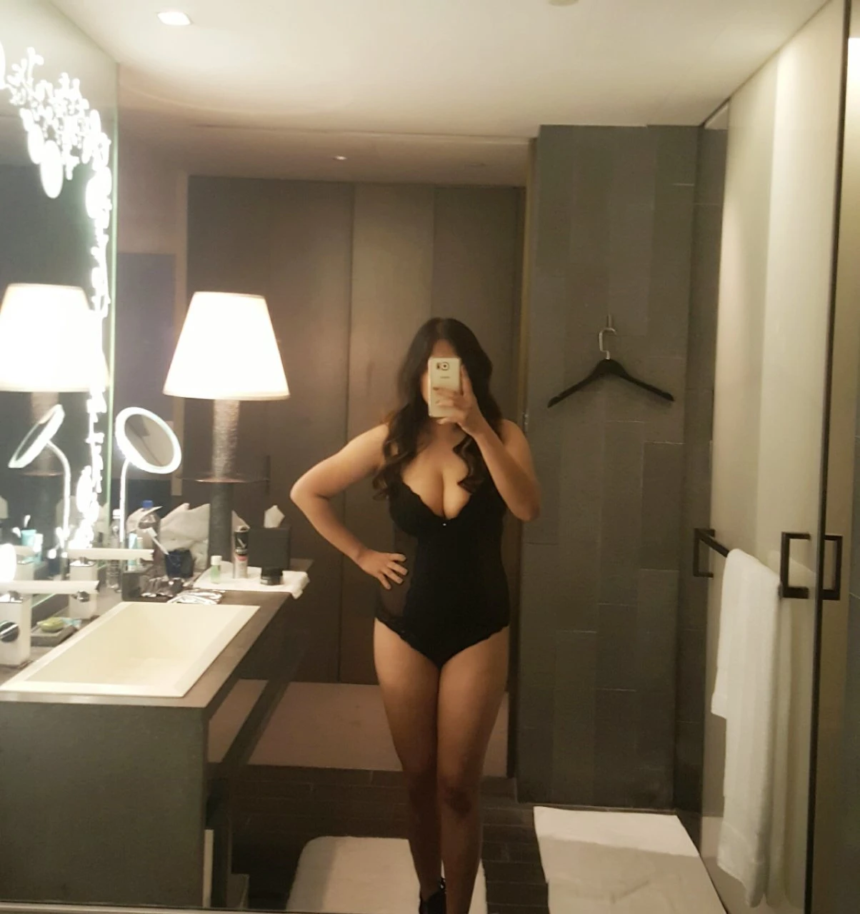Passionate Ms Shenny – Filipino escort in Hong Kong — 4 / 5
