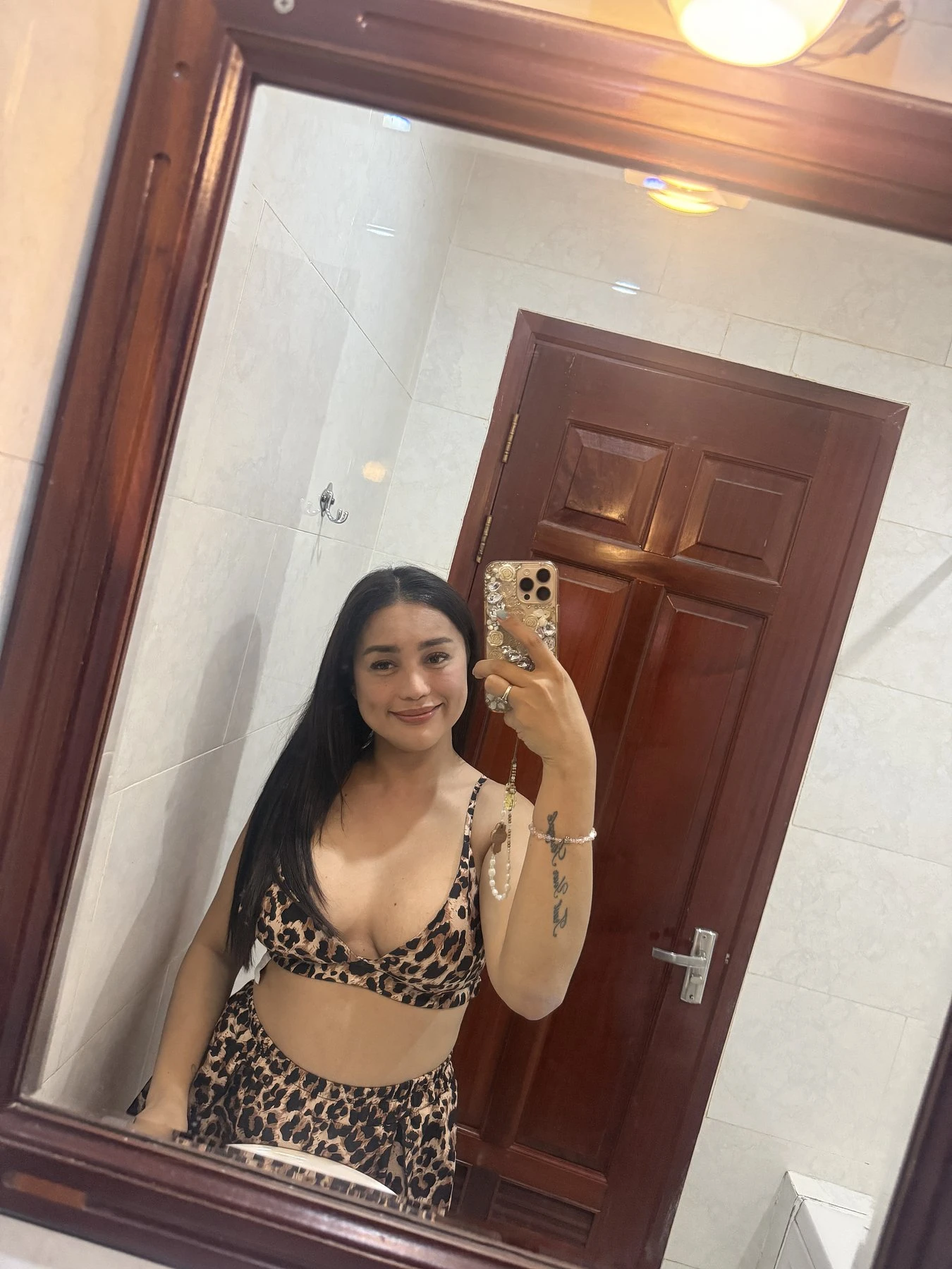 Paula – Filipino escort in Ho Chi Minh City — 16 / 18