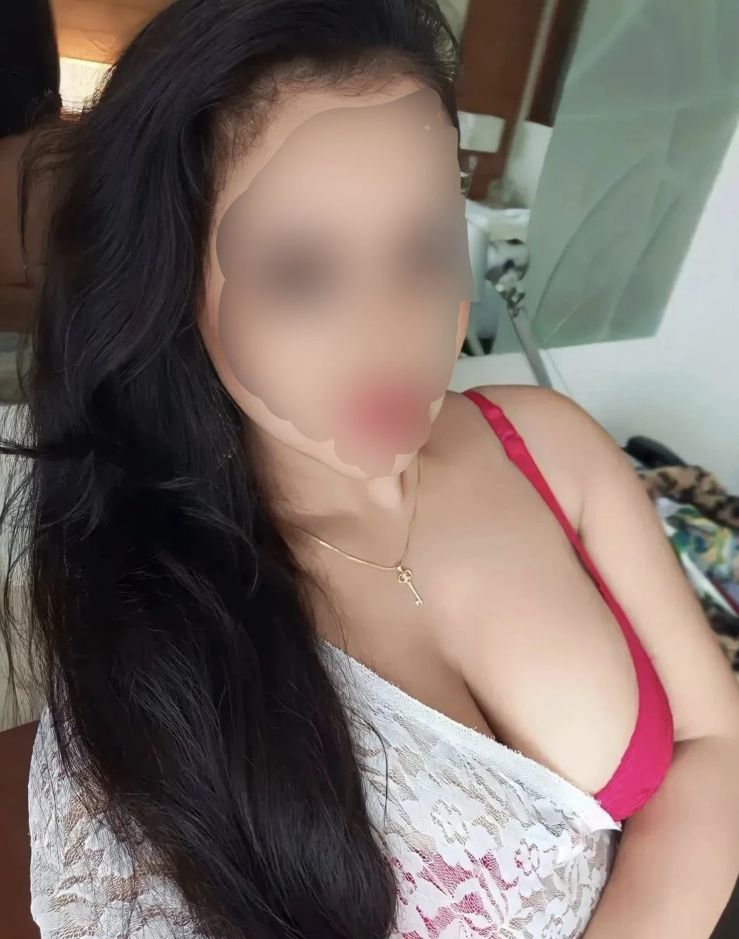 Shanvi Escort – Indian escort in Mumbai — 3 / 5