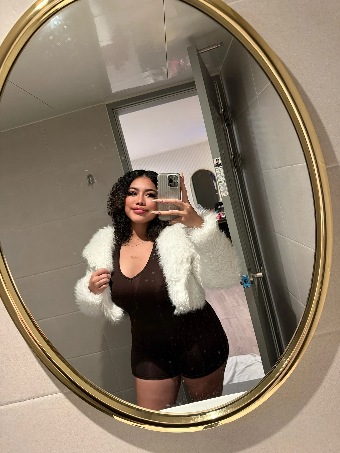 Tiara in Town for few days – Thai escort in Daegu — 10 / 11