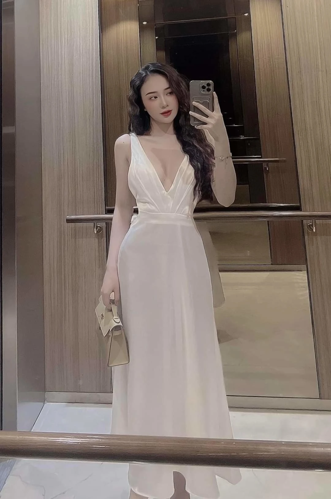 Soo Jin – South Korean escort in Da Nang — 18 / 25
