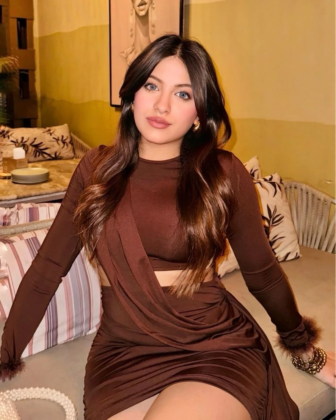 Manisha – Indian escort in Surat — 2 / 3