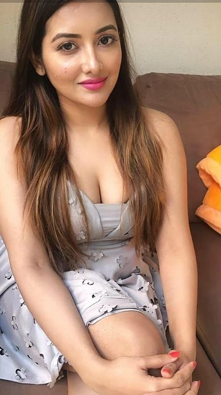 Aarti Sharma – Indian escort in Pune — 3 / 5