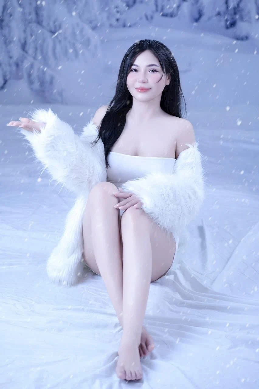 Mysterious Beauty – Vietnamese escort in Da Nang — 10 / 22