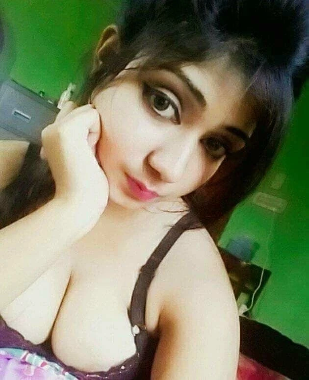 Shreya – Indian escort in Hyderabad — 4 / 5
