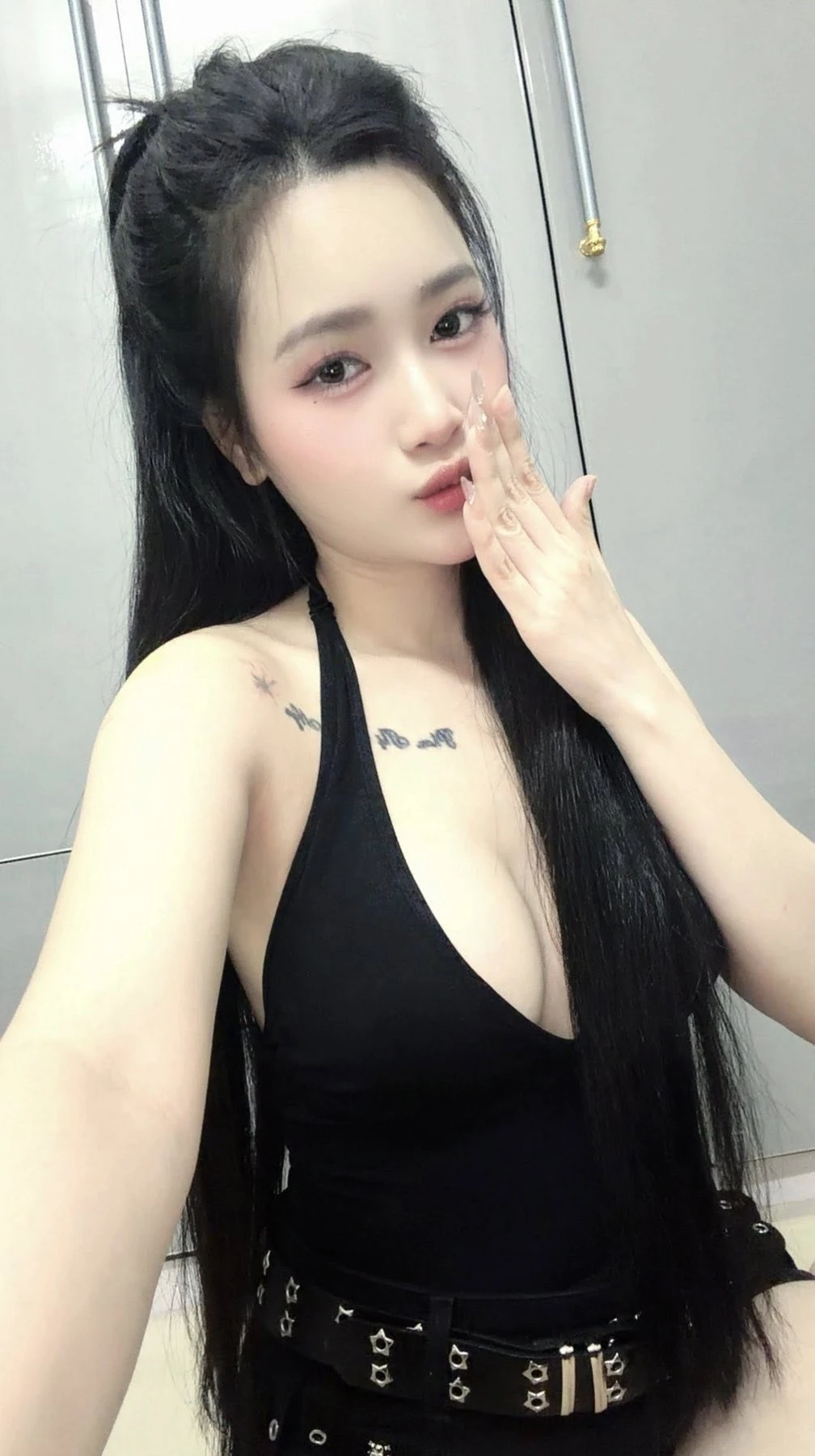 Linh Phạm – Vietnamese escort in Da Nang — 2 / 8