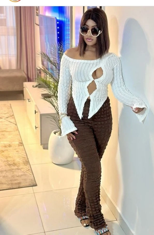Genevieve – South African escort in Dehradun, Uttarakhand — 3 / 7