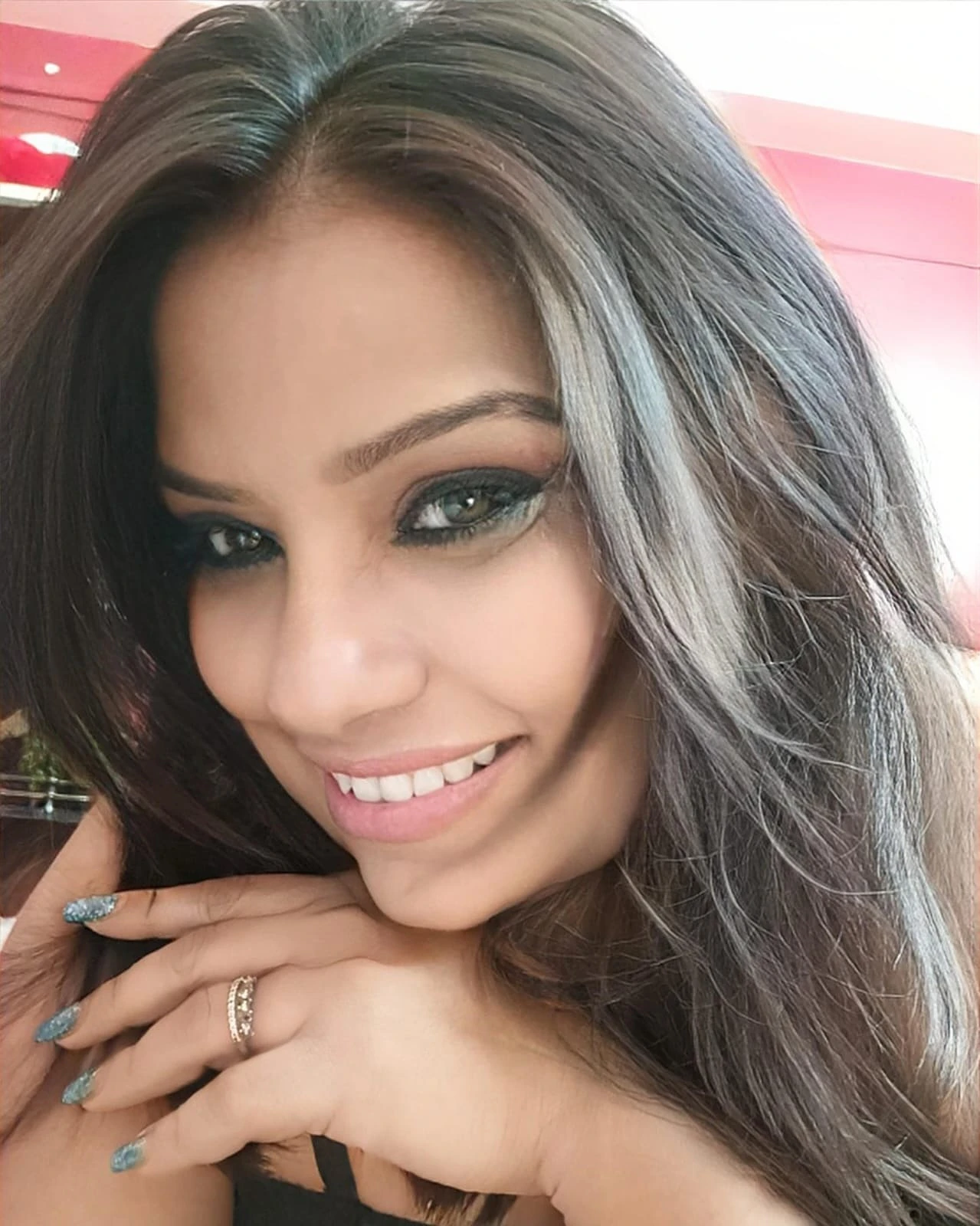 Priya Sharma – Indian escort in Kolkata — 8 / 9