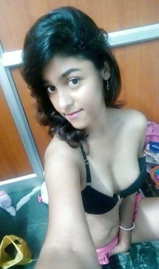 Nisha Rani – Indian escort in Kolkata — 1 / 3