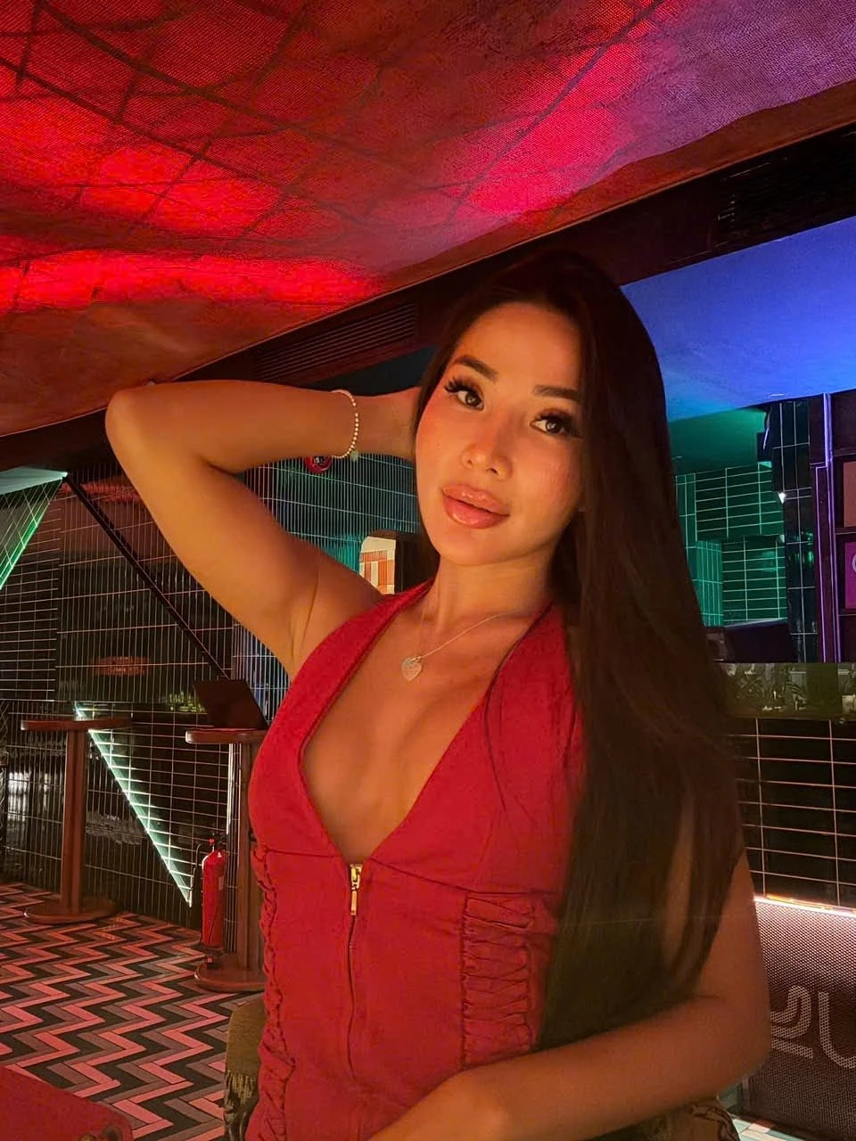 Mina – Vietnamese escort in Ho Chi Minh City — 16 / 17