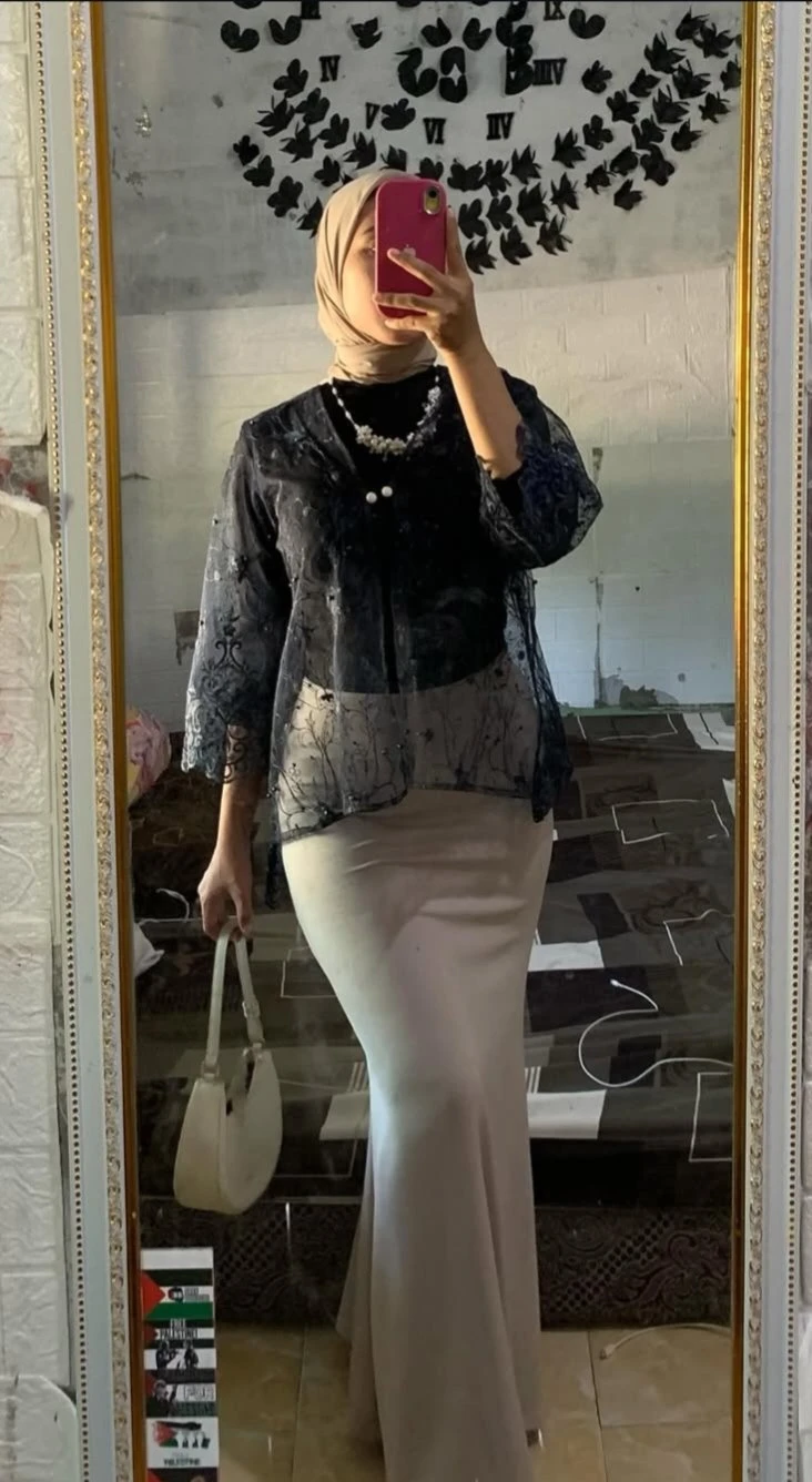 Sana – Indian escort in Kolkata — 2 / 4