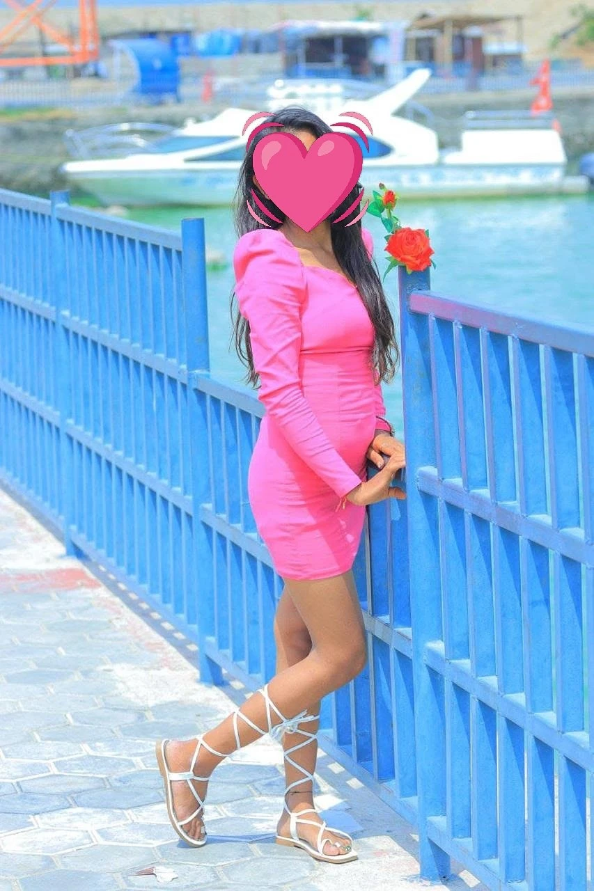 Your Dream Girl Akansha ( Aerocity ) – Indian escort in New Delhi — 4 / 5