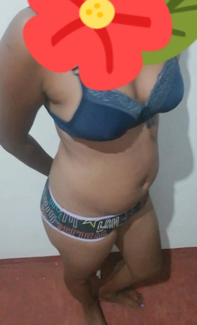 Nathasha – Sri Lankan escort in Colombo — 3 / 8