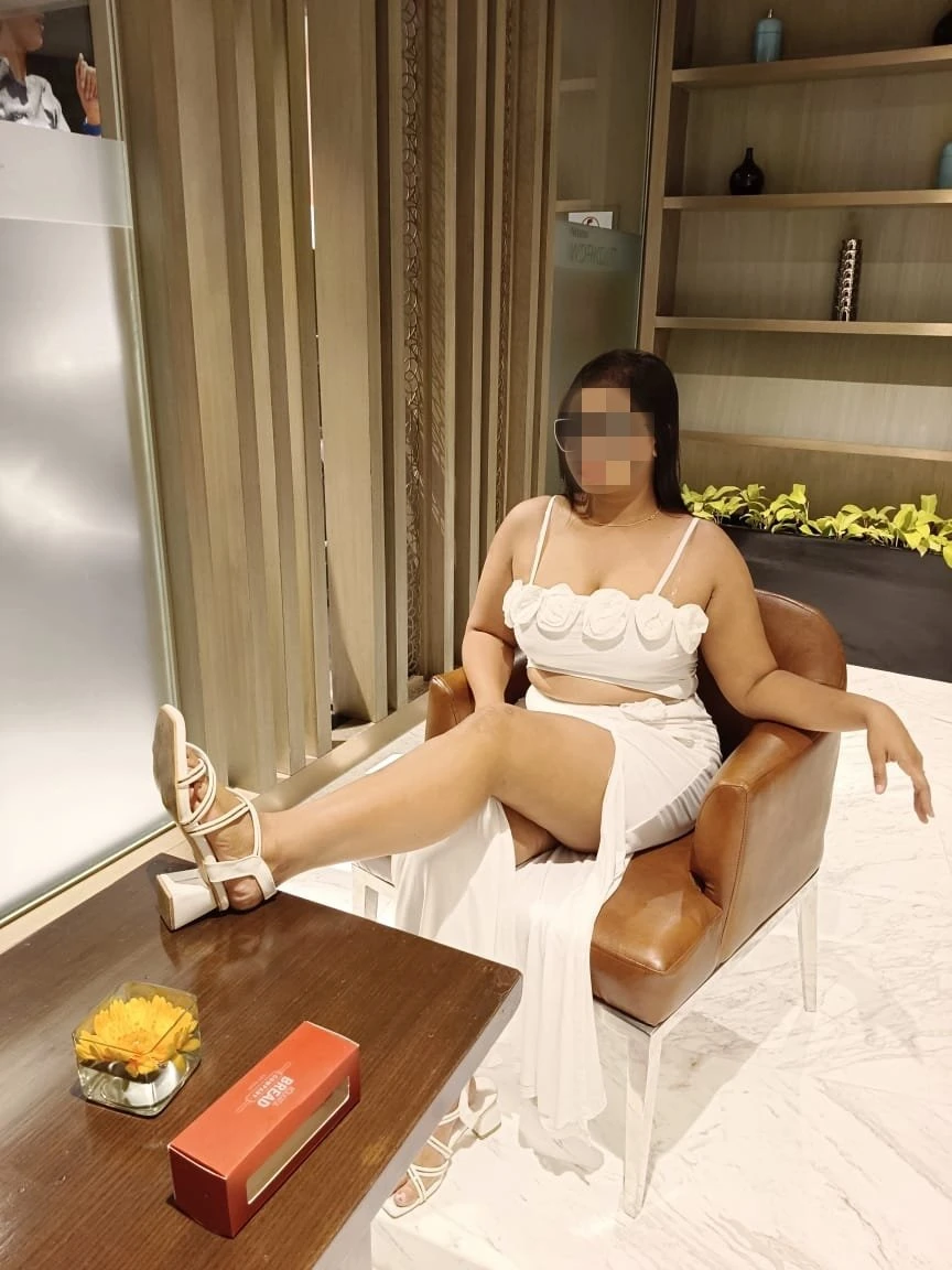 Angel Tina – Indian escort in Kolkata — 4 / 22