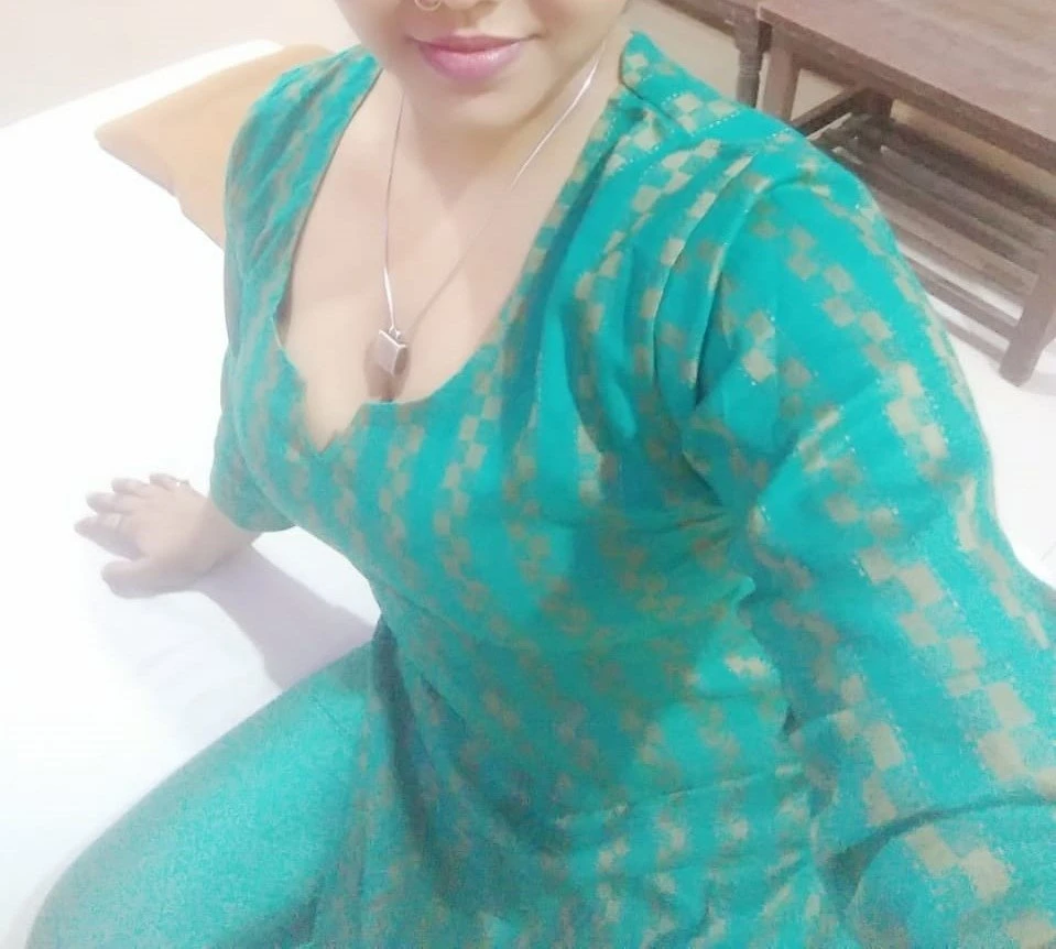 Escort Service in The Leela Hotel Mumbai – Indian escort in Mumbai — 1 / 4