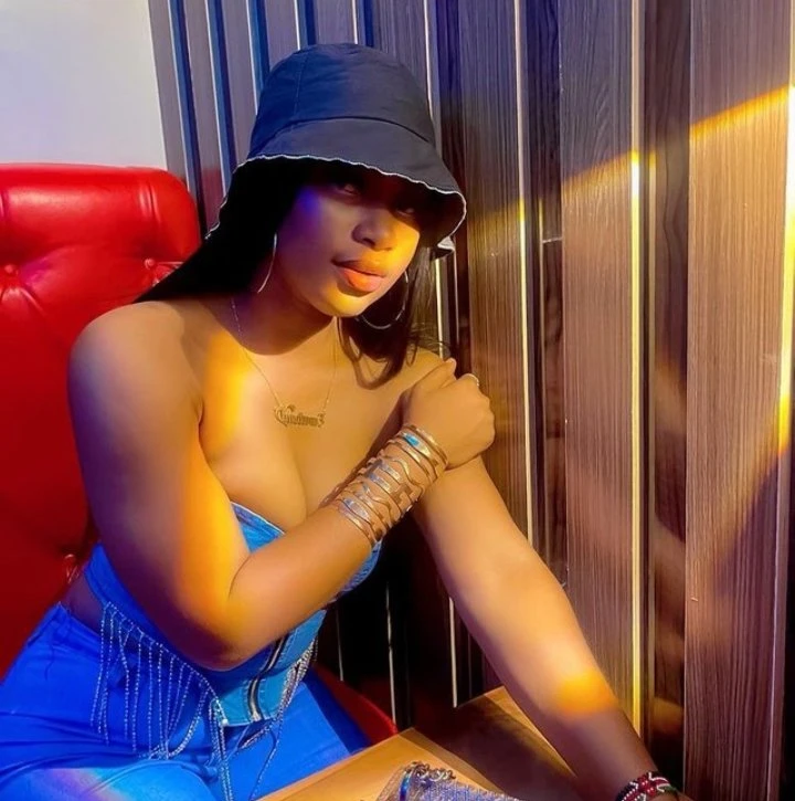Genevieve – South African escort in Dehradun, Uttarakhand — 2 / 7