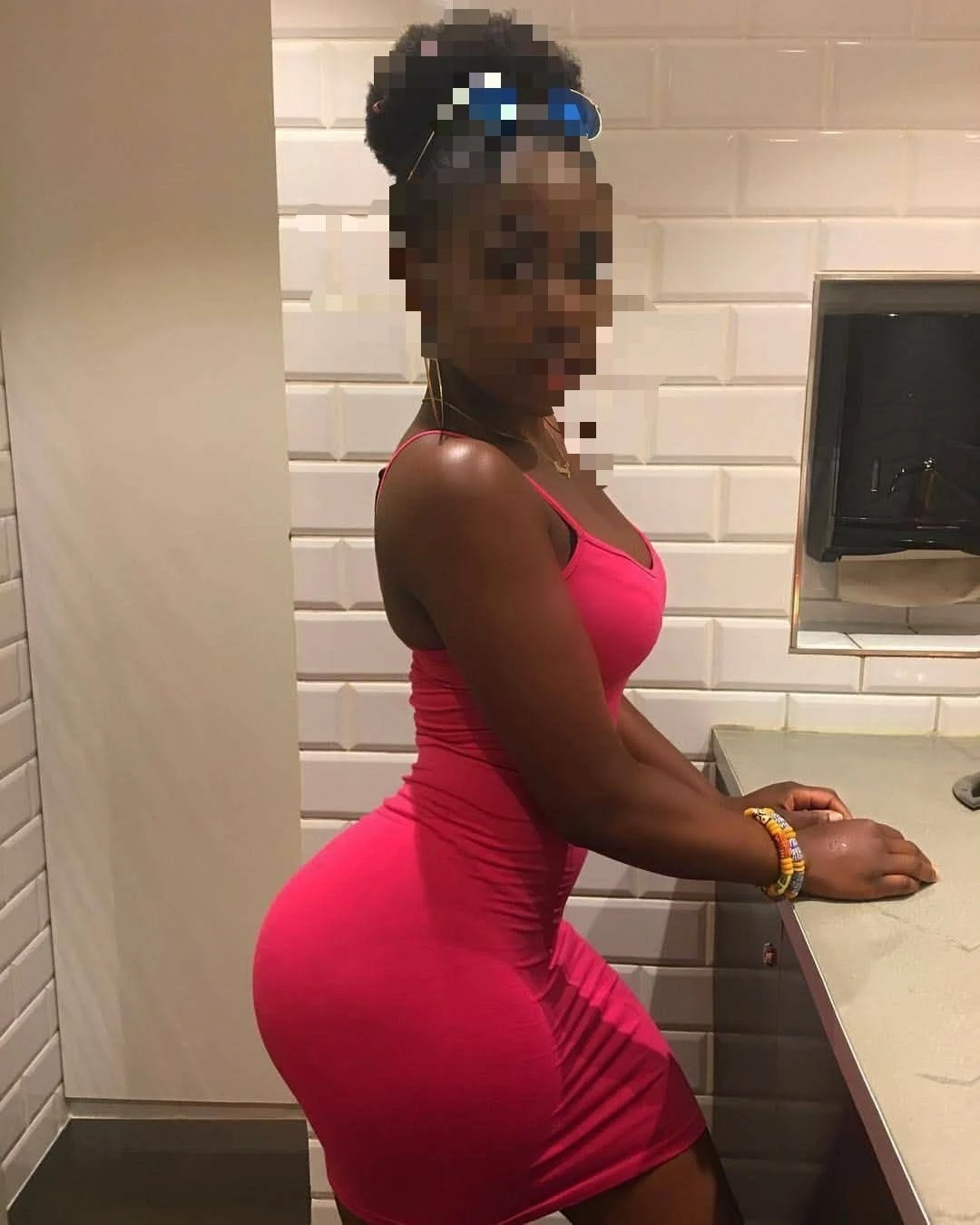 Kelsey – Bahamian escort in Hyderabad — 3 / 4