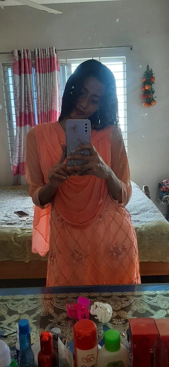 Riya – Indian escort in Mumbai — 1 / 6