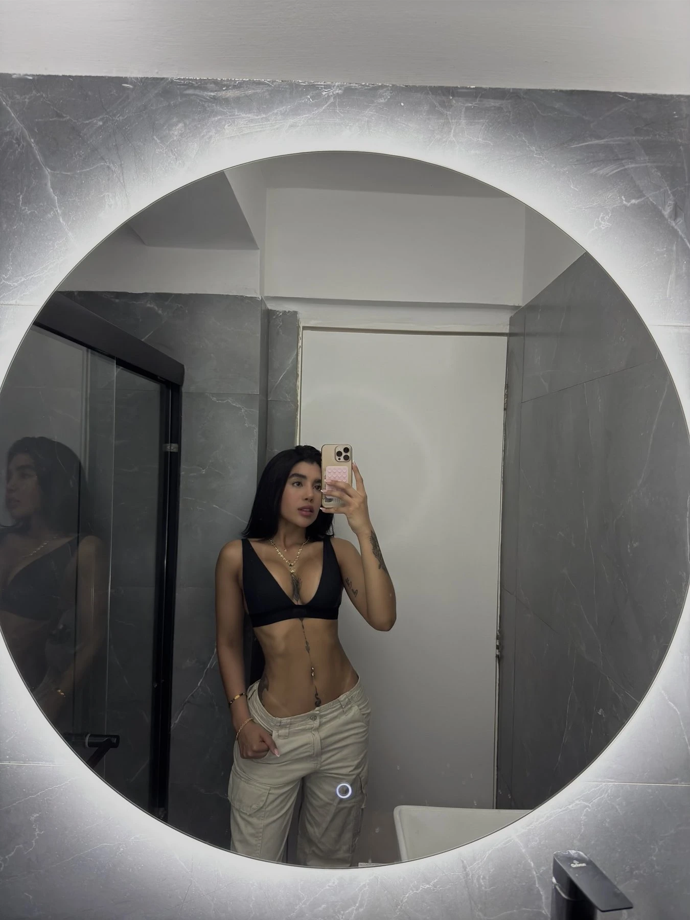 Casandra – Venezuelan escort in Beirut — 7 / 8
