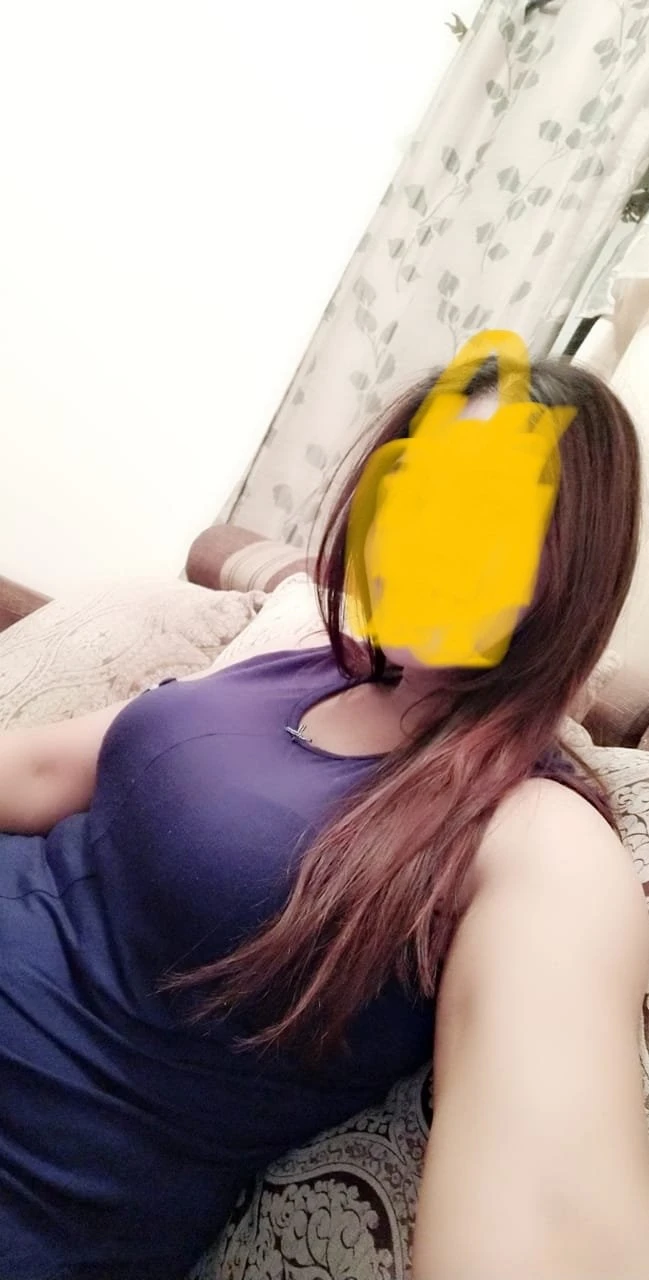 Priya – Indian escort in New Delhi — 2 / 3