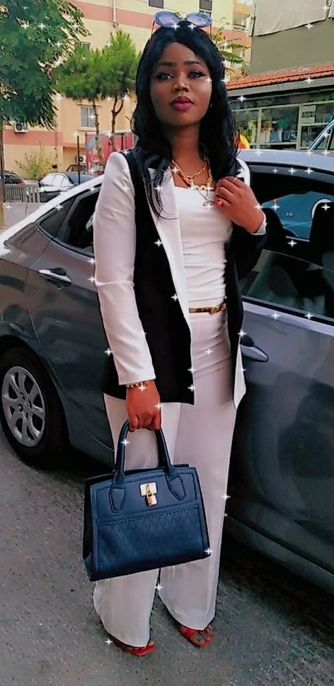 Kaylar – American adult performer in Beirut — 5 / 8