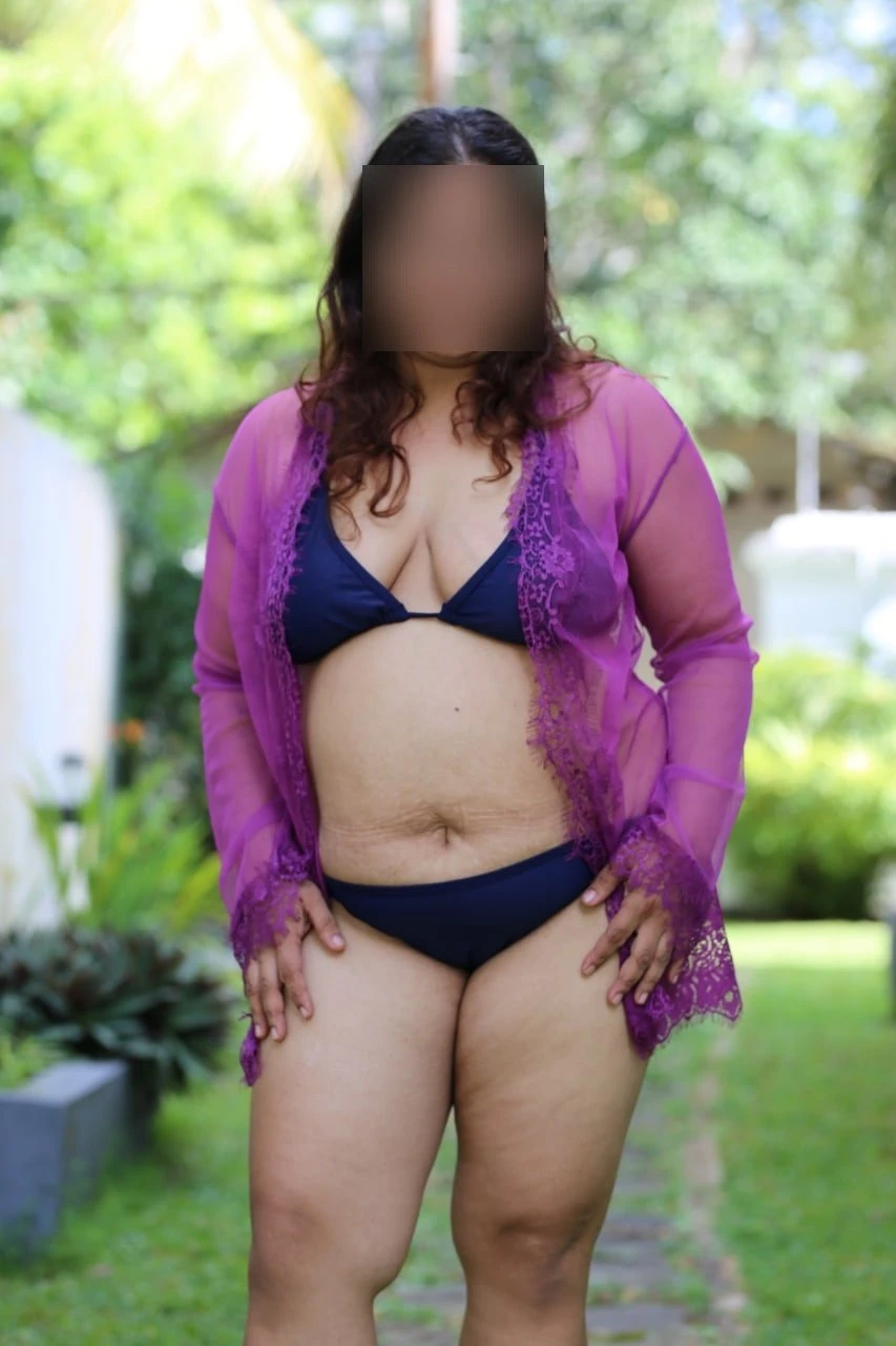 Nisha Live Show – Sri Lankan escort in Colombo — 20 / 31
