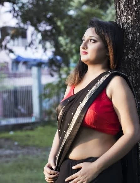 Independent Housewife for Real Fun – Indian escort in Mumbai — 1 / 2