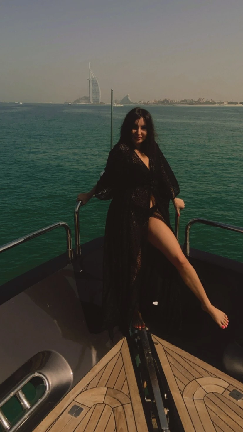 Mira New – Azerbaijani escort in Mumbai — 1 / 2