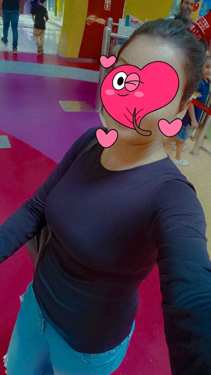 Hey I'm Niharika Real Meet & Cam Fun – Indian escort in New Delhi — 20 / 21
