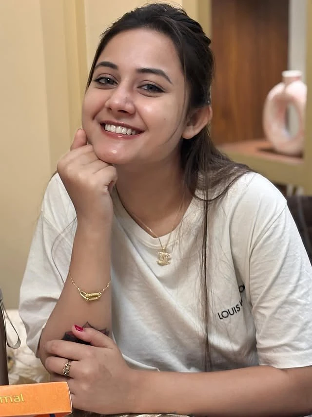 Meenakshi – Indian escort in Pune — 2 / 6