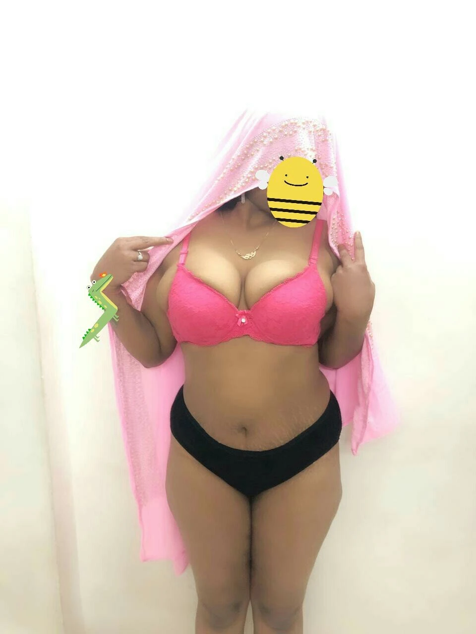 Zara690 – Indian escort in Mumbai — 4 / 15