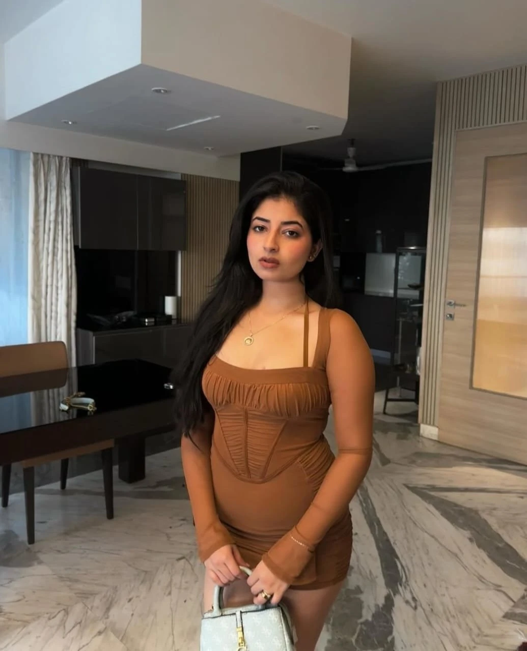 Heena – Indian escort in Jalandhar — 1 / 4