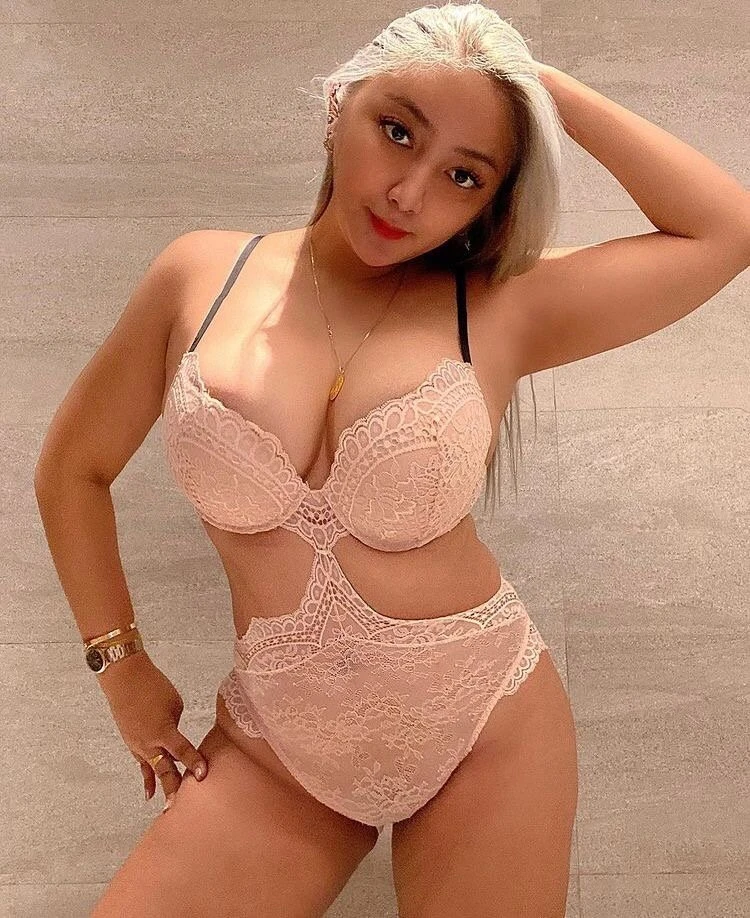 KINKY VOLUPTUOUS 38DD – Japanese escort in Maldives — 3 / 7