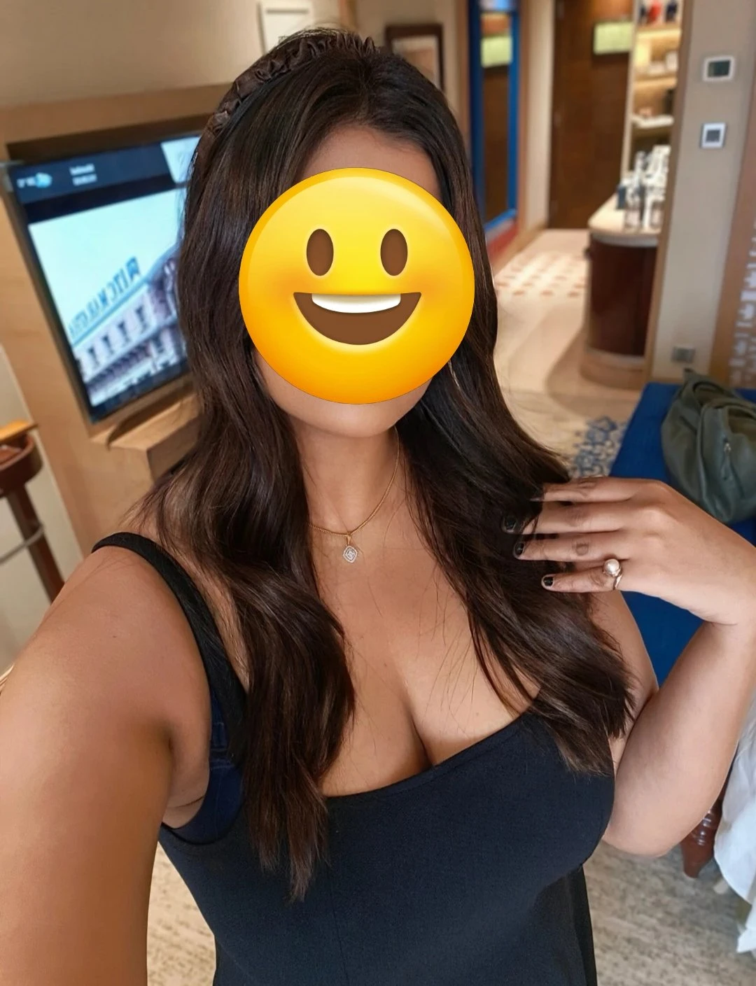 AZREEN here...REAL MEET and CAM SHOW – Indian escort in New Delhi — 5 / 8