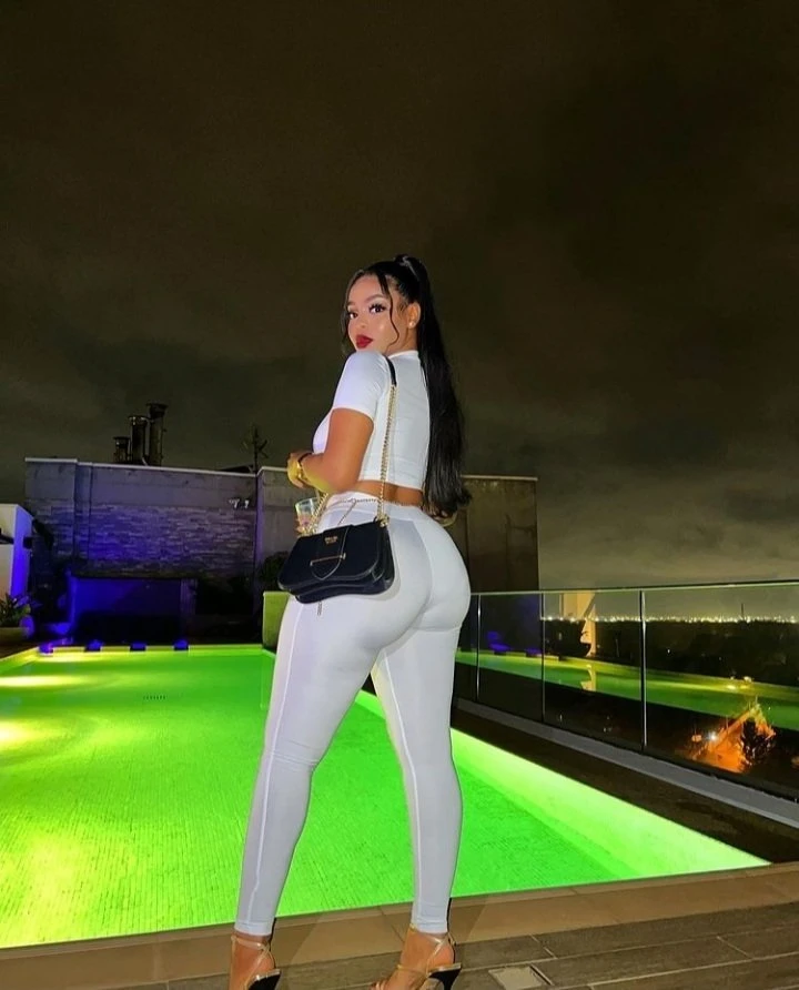 Kate Nancy – Gambian escort in Beirut — 3 / 4