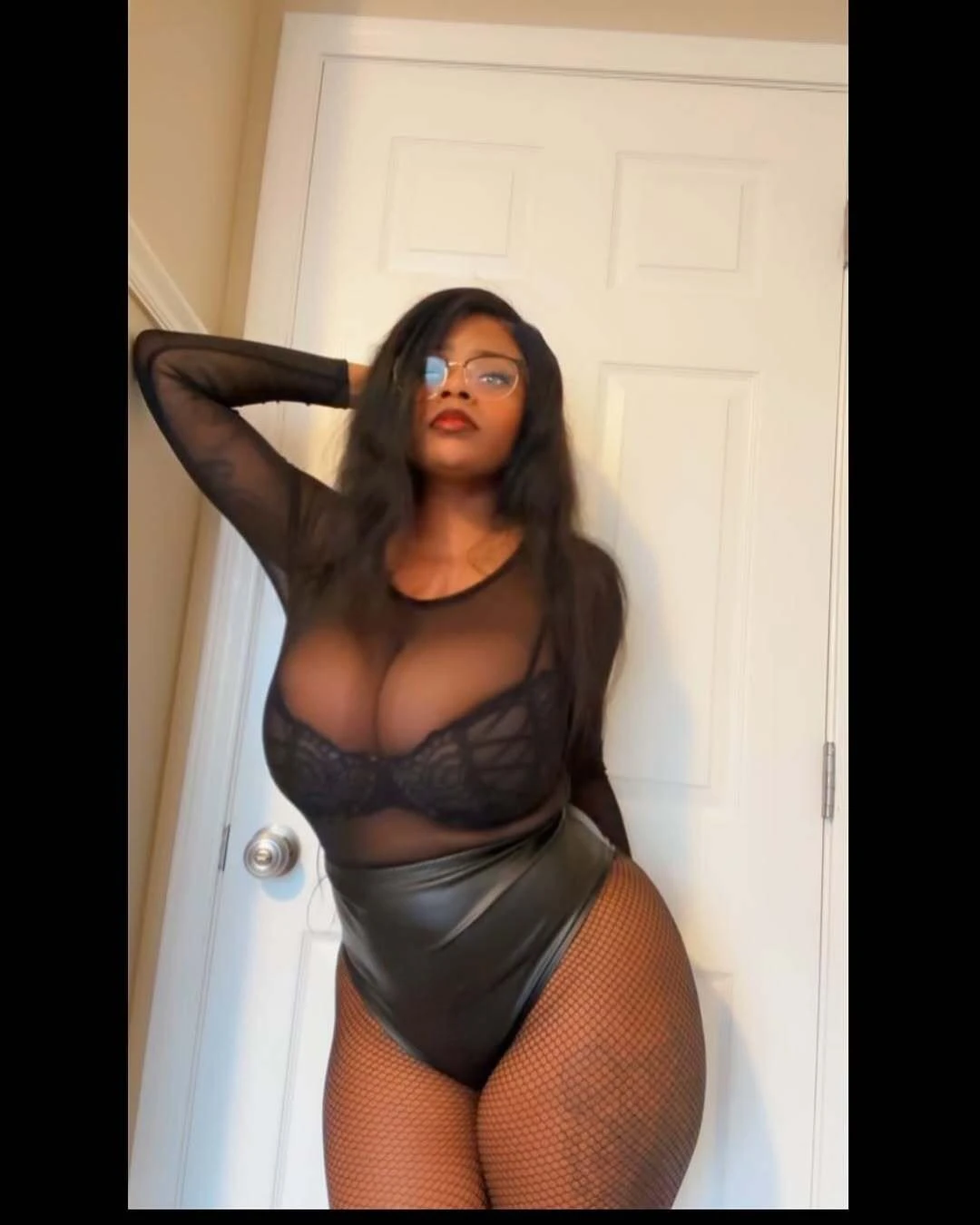 Sugar – Cameroonian escort in Noida — 5 / 9